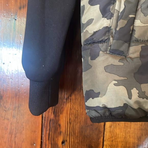 Youth large under armour lightweight jacket - Picture 4 of 8